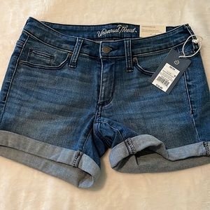 Universal Thread Shorts
